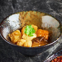 หอยเป๋าฮื้อและสหายเจี๋ยนน้ำแดง