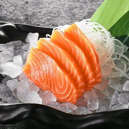 ซาชิมิแซลมอน 100 กรัม