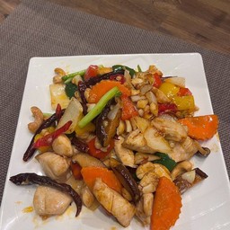 ปลาหมึกผัดไข่เค็ม