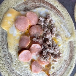 ไส้ ไข่ ไก่สับ ไส้กรอก