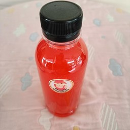 น้ำสตอเบอรี่แดงฉ่ำ