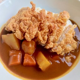 ข้าวแกงกะหรี่ไก่กรอบ