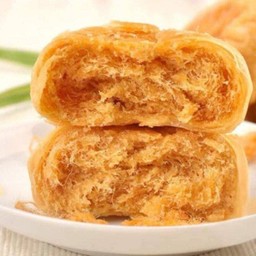 ขนมเปี๊ยะหมูหยอง 1 ชิ้น