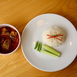 ข้าวแกงพริกหมูกระดูกอ่อน