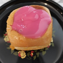 ขนมปังไส้นมชมพู