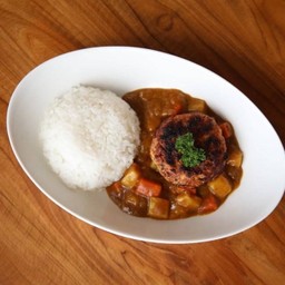 ข้าวหน้าแฮมเบิร์ก แกงกะหรี่ญี่ปุ่น