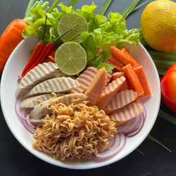 ยำรวมวุ้นเส้น