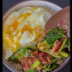บ้านผัดกระเพรา ศาลาแดง