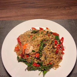 ผัดมาม่า