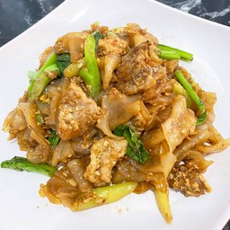 ผัดซีอิ๋วหมู(เส้นใหญ่)