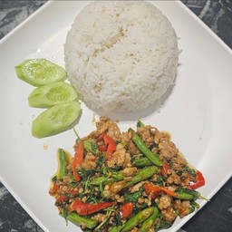 ข้าว ผัดกระเพราหมูสับ