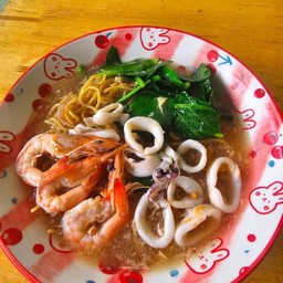 ราดหน้าทะเล