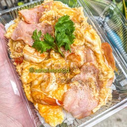 ข้าวไข่ขยี้กุ้ง + เบคอน