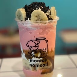 สตอเบอร์รี่บานอฟฟี่