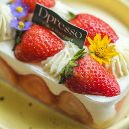 Strawberry shot cake