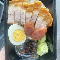ข้าวหมูกรอบเนื้อฉ่ำซีอิ้วหวาน