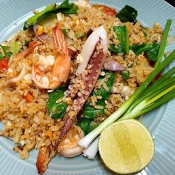 ข้าวผัดทะเลล