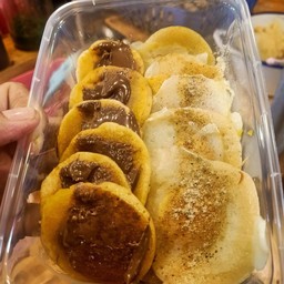 แพนเค้กไข่นกกระทา(8ชิ้น) แพนเค้กนูเทลล่า(8ชิ้น)