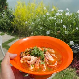 เจ๊บุ๋มก๋วยเตี๋ยวโคตรข้นทะเลเดือด