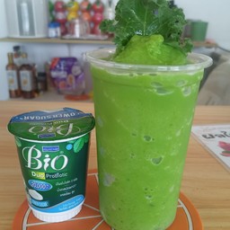 ผักเคลสมูทตี้+โยเกิร์ต