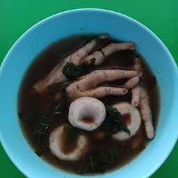 เกาเหลา ขาไก่ ลูกชิ้นปลา