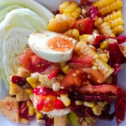 ตำข้าวโพดไข่เค็ม