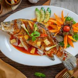 56. ปลากระพงทอดผัดเปรี้ยวหวาน