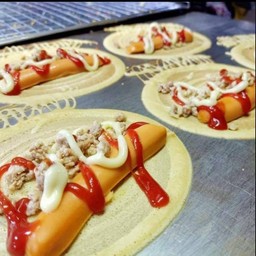 ไส้กรอก+หมูสับ ขนาดกลาง (6ชิ้น)