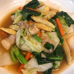 ผัดผักรวมหมูชิ้น