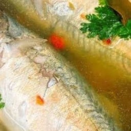 ยายติ๊กราดหน้าหมูหมัก อาหารตามสั่ง