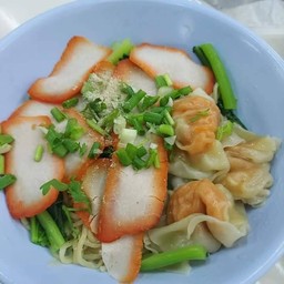 บพหมี่เกี่ยวหมูแดง