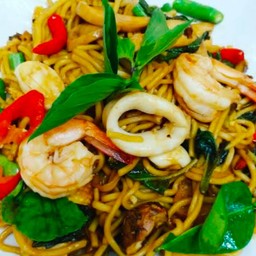 เส้นเหลืองผัดขี้เมาทะเล