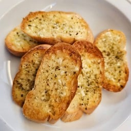 ปังกระเทียม