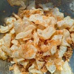 เส้นใหญ่ไข่กรอบ (ไม่มีน้ำราดหน้า)