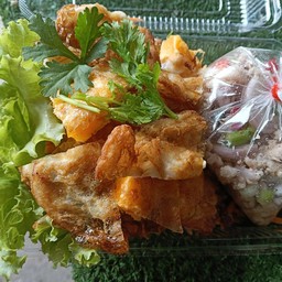 ยำไข่ดาวหมูสับ