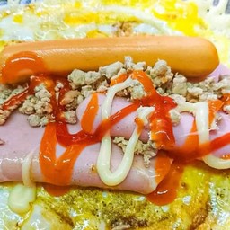 ไข่+ไส้กรอก+หมูสับ+แฮม ชีสสสส