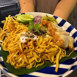 ข้าวซอยแห้งมะแขว่นน่องไก่