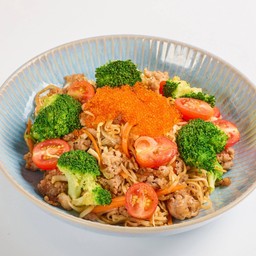 Stir Fry Pork Noodle ผัดมาม่าหมู