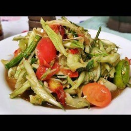 ร้านส้มตำ...ลูกชิ้นทอด