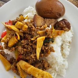 ข้าวแกง ปั๊ม ปตท ตรงข้าม ธัญะธานี