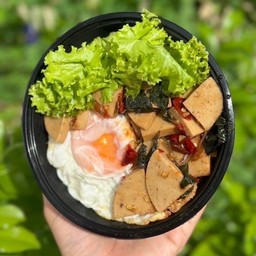 กะเพราหมูยอไข่ดาว