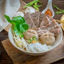 ก๋วยเตี๋ยว