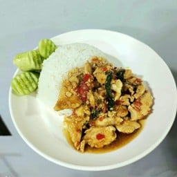 ฮันน่า ข้าวกระเพรากะข้าวไข่ข้น ฮาลาล