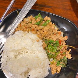 กระเพราหมูสับ