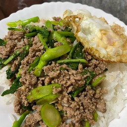 ข้าวคะน้าเนื้อสับ
