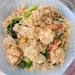 ข้าวผัดทะเลหมึก กุ้ง
