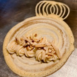 คัสตาร์ด + อัลมอนด์