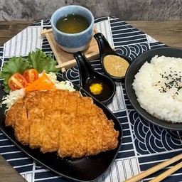 [อร่อยซ่ากับโค้ก] โทริคัตสึ - ข้าวไก่ทอด +  โค้ก ออริจินัล (กระป๋อง)