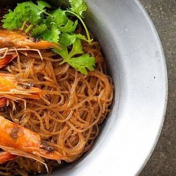 กุ้งอบวุ้นเส้น