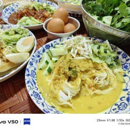 ขนมจีนน้ำยาปักษ์ใต้ยายลัย